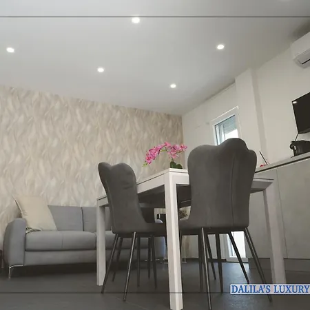Dalila S Luxory House Апартаменты Торре-а-Маре